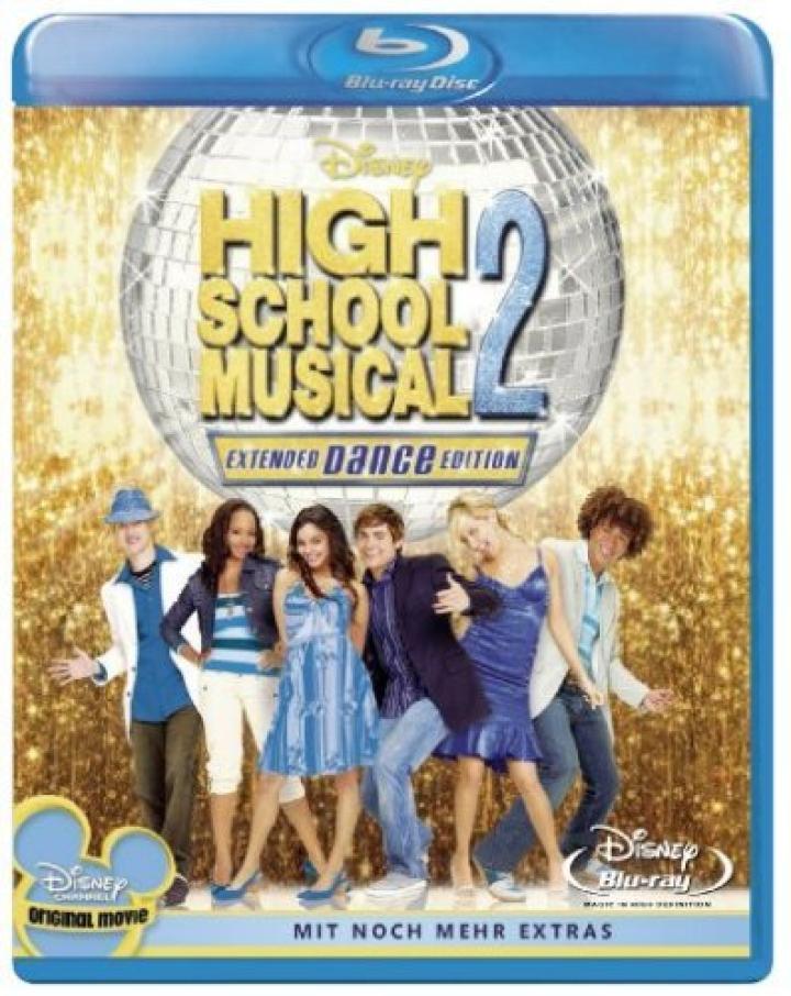 Corbin Bleu, Monique Coleman, Ashley Tisdale, Vanessa Hudgens, Zac Efron, and Lucas Grabeel in High School Musical 2 (2007)