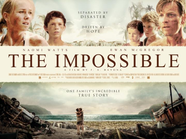 Ewan McGregor, Naomi Watts, Oaklee Pendergast, Tom Holland, and Samuel Joslin in The Impossible (2012)