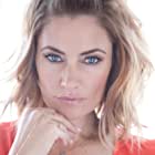 Mädchen Amick به عنوان Shannon Pace