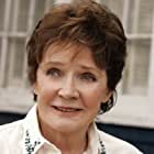 Polly Bergen به عنوان Mrs. Vernon-Williams