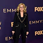 Bonnie Hunt به عنوان Ms. Flint