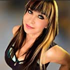 Cynthia Rothrock به عنوان Det. Janet Flores