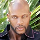 Dwayne Adway به عنوان Roy
