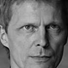 Marius De Vries به عنوان Clyde (Pilot Director)