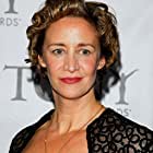 Janet McTeer به عنوان Alisa Jones