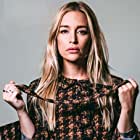 Piper Perabo به عنوان Julia McCullough