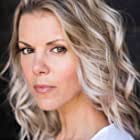 Sarah-Jane Potts به عنوان Nicola's Mum