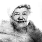 Marjorie Bennett به عنوان Mrs. Sybil Alsop