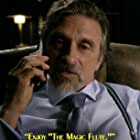 Dennis Boutsikaris به عنوان Rick Schweikart