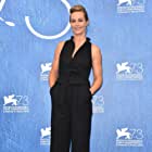 Cécile de France به عنوان Samantha