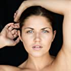 Marika Dominczyk به عنوان Tina Marek