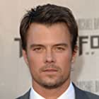 Josh Duhamel به عنوان Lennox
