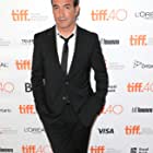 Jean Dujardin به عنوان Jean Jacques Saurel