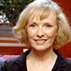 Lindsay Duncan به عنوان Lady Smallwood