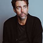 Mitch Eakins به عنوان Ellis