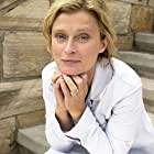 Lena Endre به عنوان The Queen of Sweden