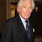 Frank Finlay به عنوان Father