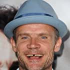 Flea به عنوان Mind Worker Cop Jake