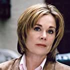 Roxanne Hart به عنوان Mrs. Worther