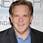 Brian Howe به عنوان Earl Amdursky