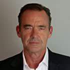 Richard Lintern به عنوان Tim Everett