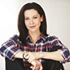 Shauna MacDonald به عنوان Jeanne De Mohrenschildt