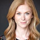 Fay Masterson به عنوان Lorraine