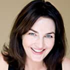 Ciara O'Callaghan به عنوان Theresa Tuzzo