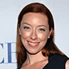 Molly Parker به عنوان Jackie Sharp