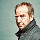 Bill Paterson به عنوان Dad