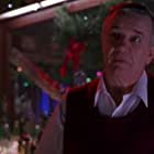 Vincent Patrick به عنوان Frank the Bartender