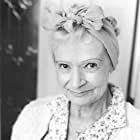 Beverly Polcyn به عنوان Sadie Agatha Johnson
