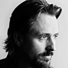 Linus Roache به عنوان King Ecbert