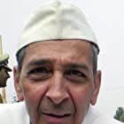 Roshan Seth به عنوان Pramesh Singh