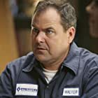 Bob Stephenson به عنوان Airport Security Officer