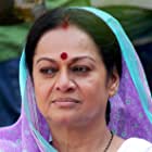 Zarina Wahab به عنوان Manav's mother