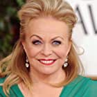 Jacki Weaver به عنوان Cheryl