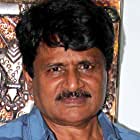 Raghuvir Yadav به عنوان Roshan Sethi, referred to Tayyaji