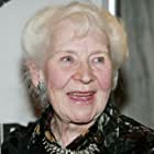 Eileen Essell به عنوان Grandma Josephine