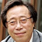 Byun Hee-Bong به عنوان Sergeant Koo Hee-bong