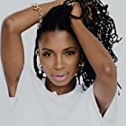 Shanola Hampton به عنوان Veronica Fisher