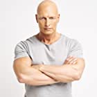 Joseph Gatt به عنوان Neils Skellig