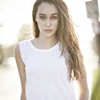 Alycia Debnam-Carey به عنوان Alicia Clark
