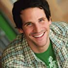Ryan Gaul به عنوان Officer Milligan
