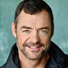 David S. Lee به عنوان Phillip Jones