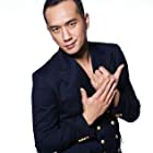 Jue Huang به عنوان Lao Yang (Police Detective)