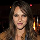 Beau Garrett به عنوان Jessica Preston
