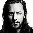 Tadhg Murphy به عنوان Shirley