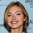 Imogen Poots به عنوان Karen
