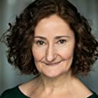 Sarah Finigan به عنوان French Mother